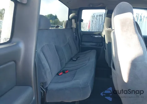 2001 Chevrolet Silverado K1500 from USA, damaged, VIN 2GCEK19T811398213